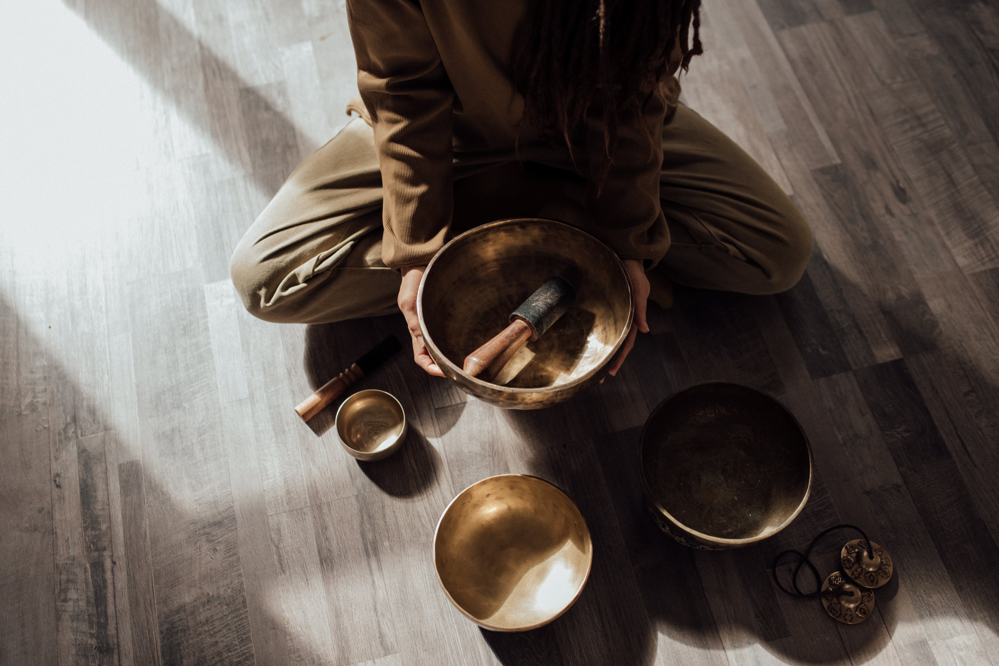 The Benefits of Sound Baths for Stress Reduction and Well-Being